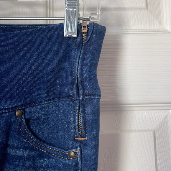 SPANX Signature Straight Leg Jeans - Picture 3 of 4
